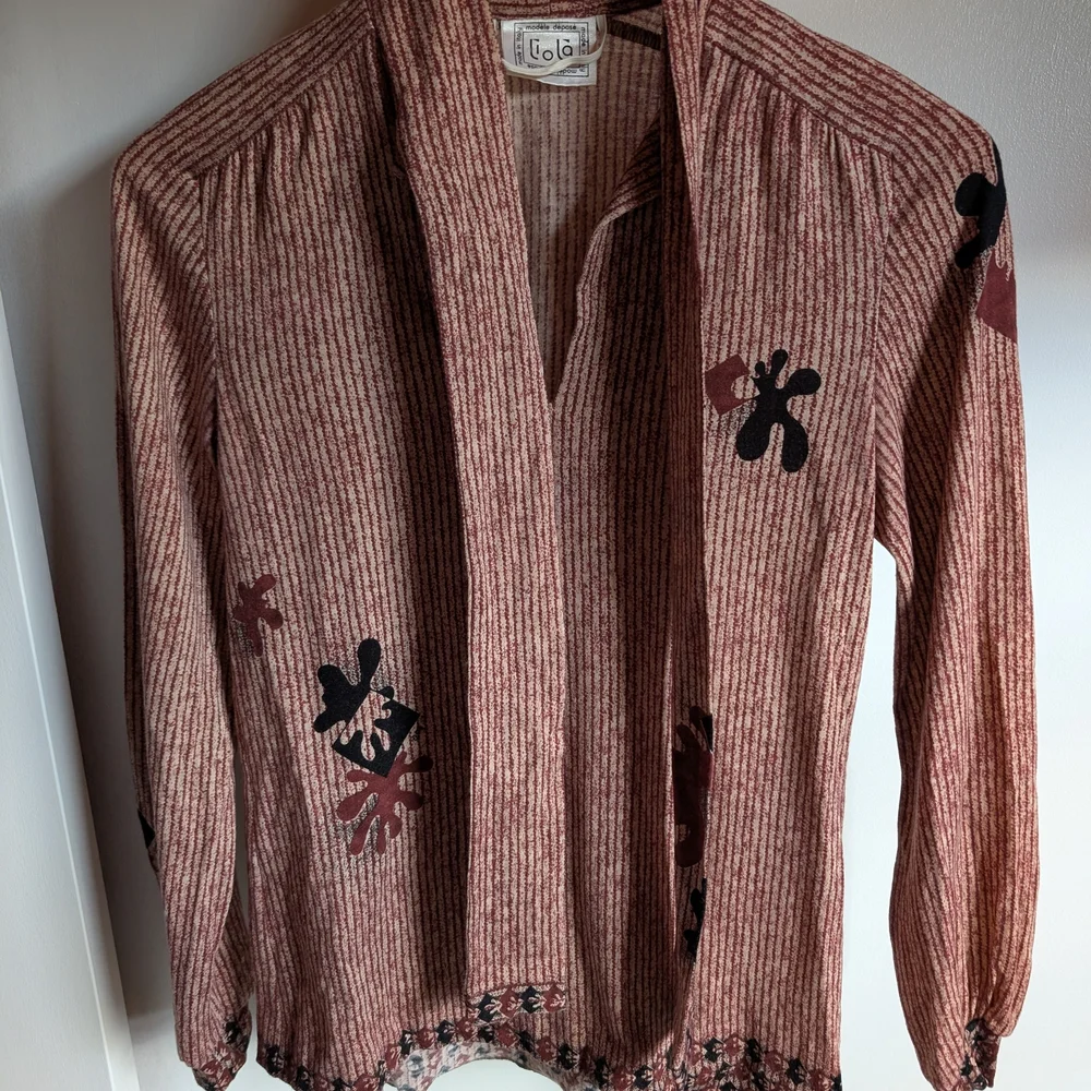 Lola Vintage Italian Tie Neck Blouse with Black Floral Design - Picture 3 of 5